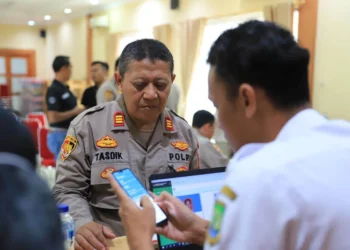 Disdukcapil Kota Tangerang Beri Layanan Aktivasi Kependudukan Secara Digital ke Polisi