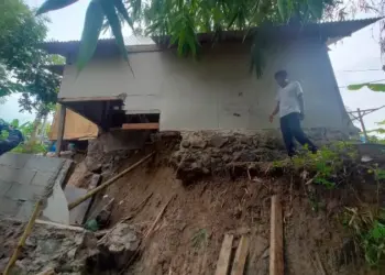 Mengerikan, Sekeluarga Sedang Lelap, Rumah Warga Lebak Ini Tetiba Longsor