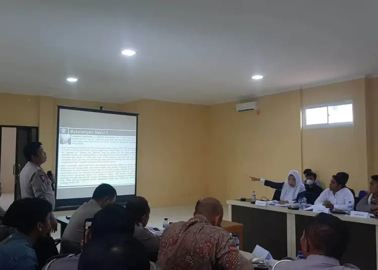 RAPAT: Suasana rapat dengar antara Satuan Lalulintas Polresta Tangerang dengan Tres Priawati di Aula Satlantas, Selasa (7/3). (ALFIAN HERIANTO)