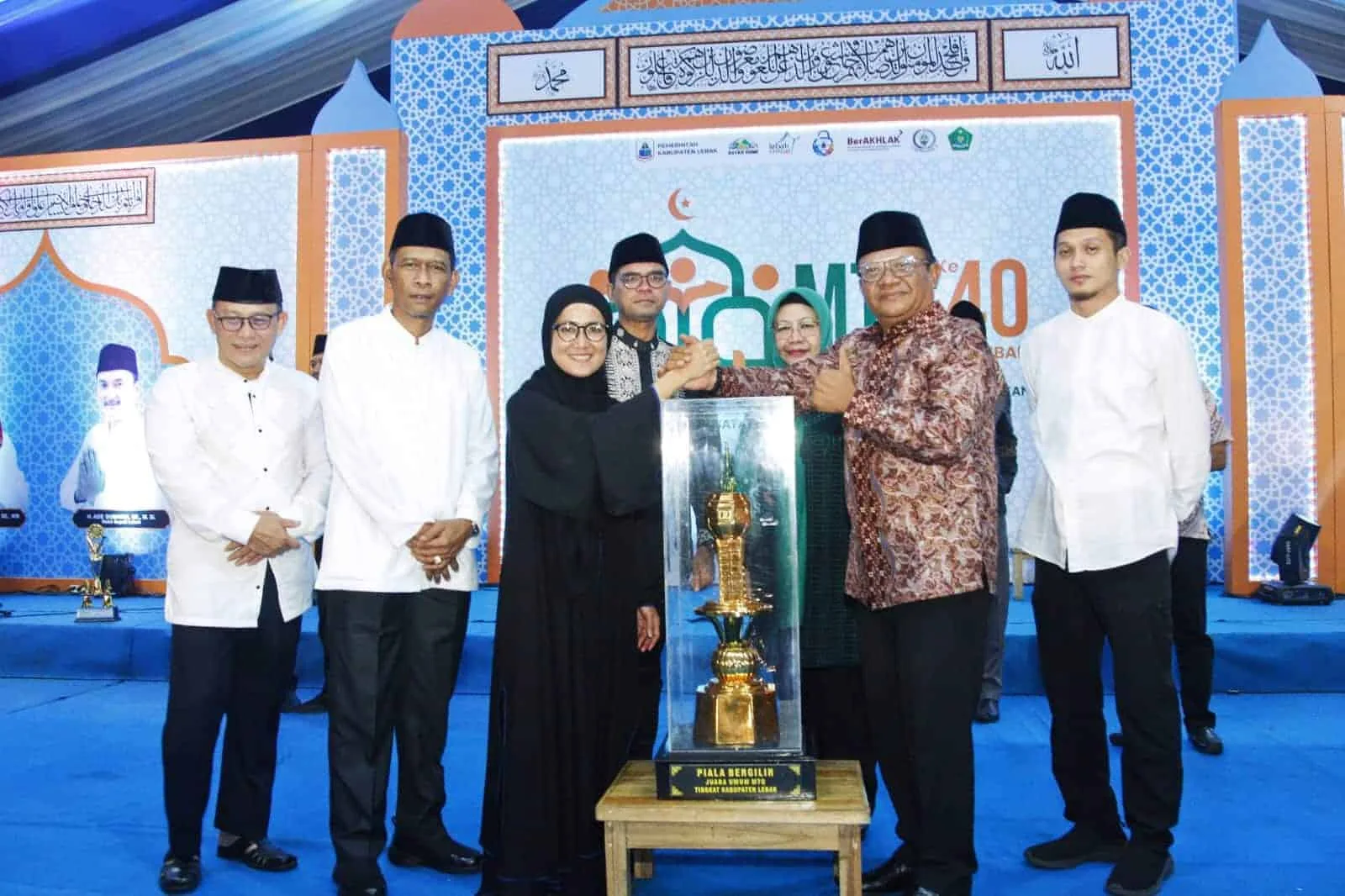 JUARA UMUM MTQ - Kecamatan Maja, juara umum MTQ ke 40 tingkat Kabupaten Lebak. (ISTIMEWA)