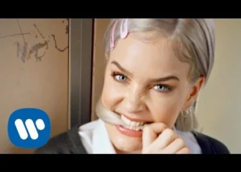 Lirik Lagu 2002 - Anne-Marie