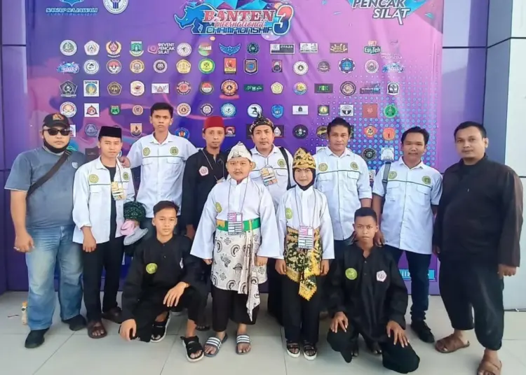 4 Murid Padepokan Silat LBB Sabet 4 Medali Perak