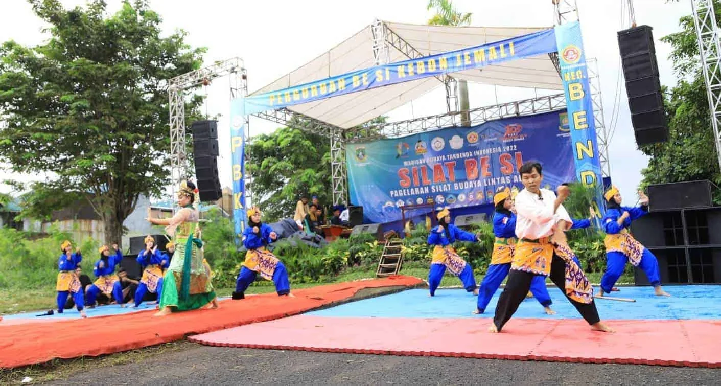 Pesilat-pesilat Lintas Aliran Kumpul di Kecamatan Benda