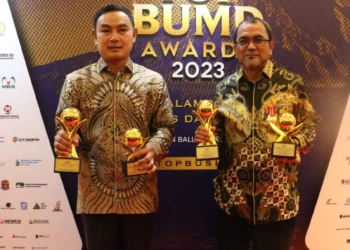 Bupati Tangerang Top Pembina BUMD, Sofyan Sapar Top CEO BUMD