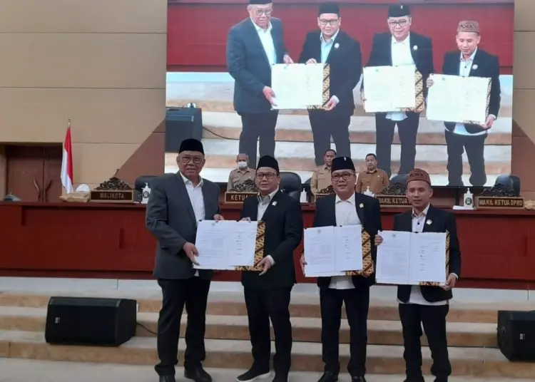 DPRD Kota Tangsel Sahkan Dua Raperda