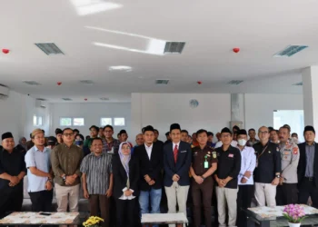 PLENO DPS: KPU Kota Tangsel malakukan pleno DPS terbuka di kantor KPU Kota Tangsel. Selanjutnya KPU akan terus memproses data pemilih sampai menjadi DPT. (BNN)