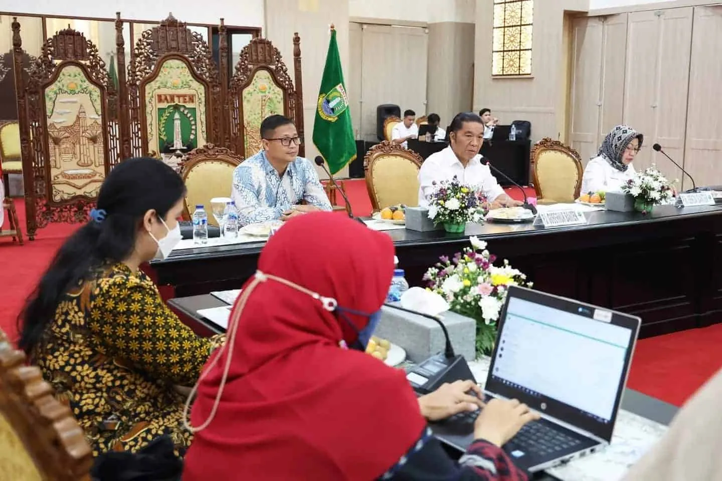 MONITORING–Al Muktabar menghadiri kegiatan Monitoring dan Evaluasi, Program Pemberantasan Korupsi Terintegrasi Provinsi Banten, di Pemdopo Gubernur Banten, KP3B Curug, Kota Serang, Rabu (24/5/2023). (ISTIMEWA)