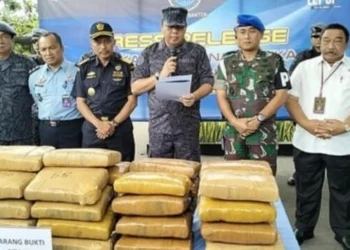 Cuti Lebaran Sambil Bawa 52 Kg Ganja, Oknum TNI Ditangkap di Kelapa Dua