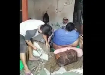 Berat Badan Lebih dari 300 Kg, Pria di Kota Tangerang Ini Dievakuasi Pakai Forklift