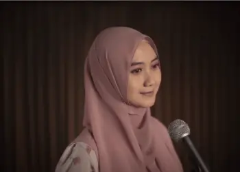 Lirik Lagu Sholawat Thohirul Qolbi-Alfina Nindiyani