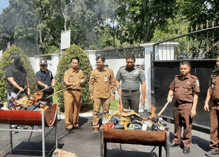 Kejari Kabupaten Tangerang Musnahkan 10 Item Barbuk Hasil Kejahatan