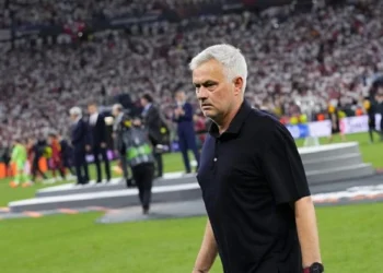 Hina Wasit, Mourinho Diskors 4 Laga