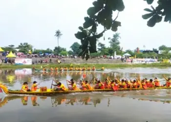 Hari Terakhir Festival Peh Cun Sungai Cisadane Dimeriahkan Final Perahu Naga