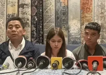 Lama Tidak Terlihat Bersama, Rebecca Klopper Dikabarkan Putus dengan Fadly Faisal