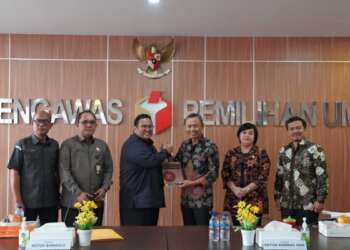 BERBINCANG: Suasana pertemuan Bawaslu-Komnas HAM di Kantor Bawaalu, Jakarta, Selasa (25/7/2023). (DOK/BAWASLU)