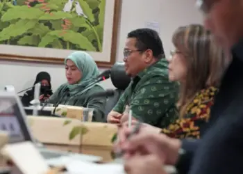 RAKOR: Ketua Bawaslu Rahmat Bagja (dua dari kiri) dalam Rakor Kementerian dan Lembaga Negara yang diselenggarakan KSP, di Jakarta, Rabu (12/7/2023). (DOK BAWASLU)