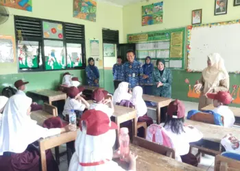 Hari pertama masuk sekolah, sejumlah SD dan SMP di Kabupaten Serang belum memenuhi kuota, Senin (17/7/2023). (ISTIMEWA)