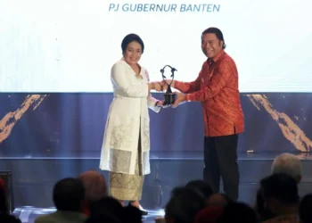 TERIMA PENGHARGAAN - Provinsi Banten, meraih penghargaan sebagai Provinsi Layak Anak (Provila) dari Kementerian Pemberdayaan Perempuan dan Perlindungan Anak Republik Indonesia  (PPPA) RI. (ISTIMEWA)