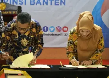 Bupati Pandeglang Irna Narulita, menjalin kerjasama dengan Ombudsman Perwakilan Provinsi Banten. (ISTIMEWA)