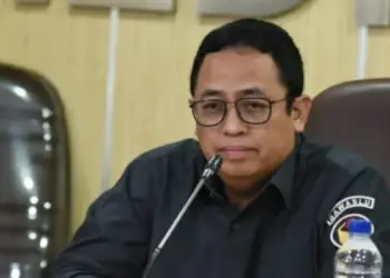 KONFERENSI PERS: Anggota Bawaslu Puadi saat konferensi pers tentang Pendaftaran Kompetisi Debat Penegakan Hukum Pemilu Antar Perguruan Tinggi Se-Indonesia Ke-III tahun 2023, di Media Center Bawaslu, Senin (10/7/2023). (DOK BAWASLU)