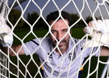 Gianluigi Buffon Pertimbangkan Pensiun