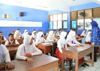 Pegawai Pemkot Tangerang Antusias Sambut Imbauan Antar Anak Hari Pertama Sekolah