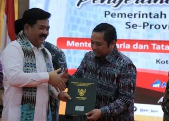 Wali Kota Arief Terima 75 Sertipikat Tanah Milik Pemkot Tangerang