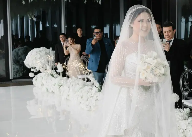 Terkesan Diam-diam, Tina Toon Ungkap Sudah Nikah di Bulan Juni