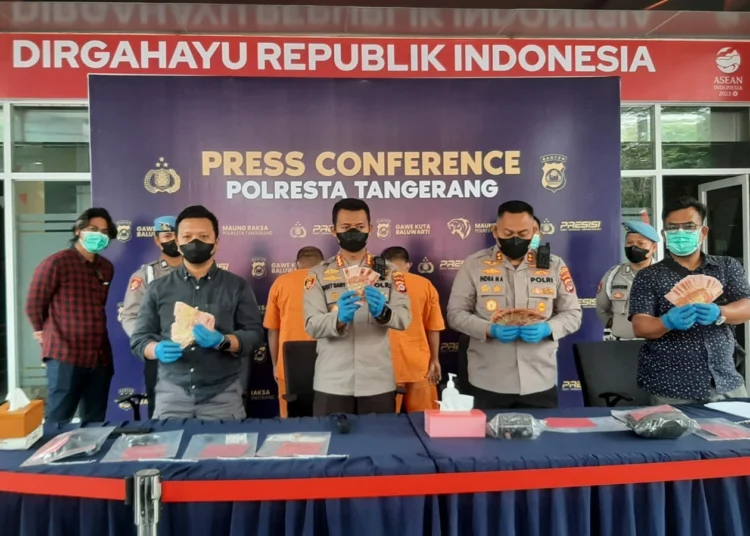 Polisi Ringkus Dua Pria Penyebar Upal di Kecamatan Kemiri