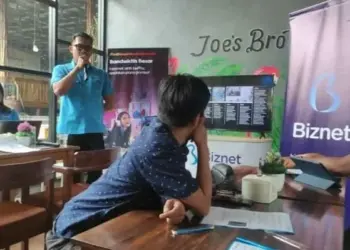 Perwakilan dari manajemen Biznet, sedang menyampaikan pemaparannya, Jumat (25/8/2023). (ISTIMEWA)