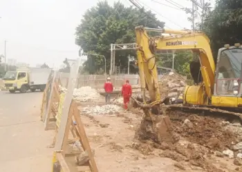 Proyek Galian Di Ciputat Timur Bikin Macet Parah