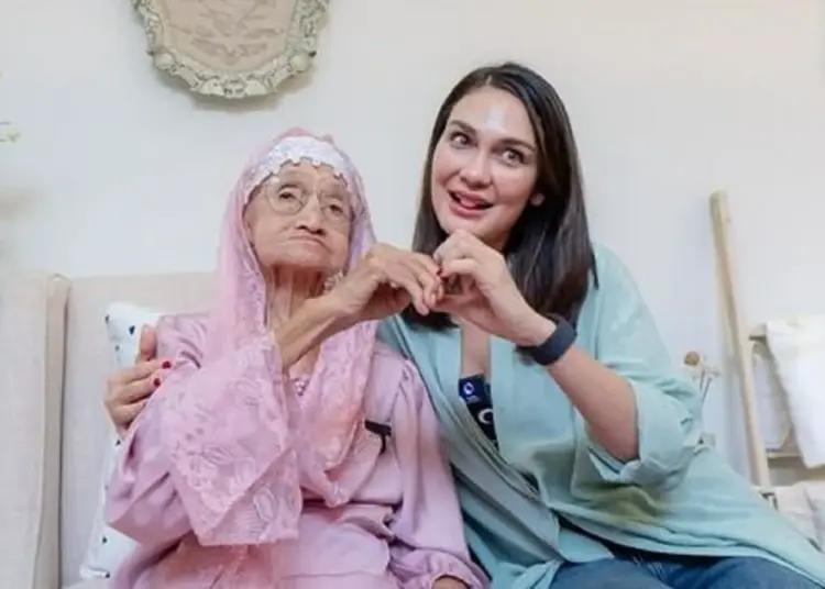 Saat Luna Maya Bertemu Nenek Berusia 101 Tahun, Penonton Tertua Suzzanna