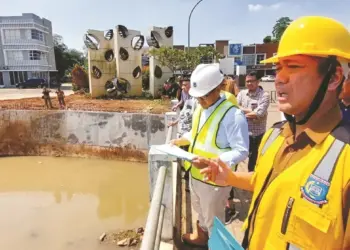 Antisipasi Banjir, DSDABMK Tangsel Lebarkan Kali Ciater Segmen Laverde-Serpong Park