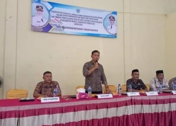 Kepala DPMPD Kabupaten Pandeglang, Bunbun Buntaran, menyampaikan sambutan dalam sebuah acara, Kamis (7/9/2023). (ISTIMEWA)