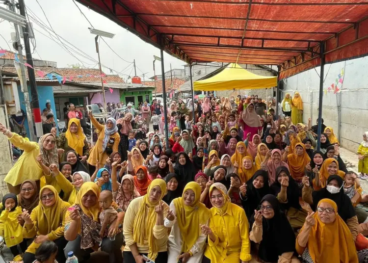 DUKUNGAN - Airin Rachmi Diany, saat bertemu dengan warga di Cibodas, Kota Tangerang, Sabtu (9/9/2023). (ISTIMEWA)