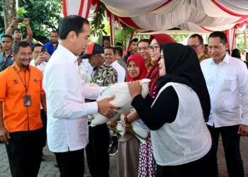 Presiden Jokowi kawal investasi senilai Rp 60 Triliun, di Cilegon, Selasa (12/9/2023). (ISTIMEWA)