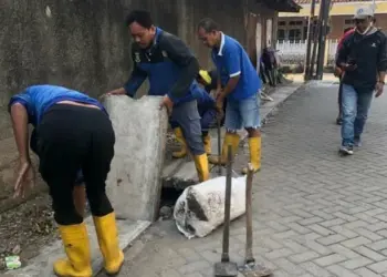 PUPR Kota Tangerang Gelar Kerja Bakti Bareng Warga Cimone Antisipasi Banjir