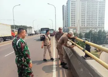 Bawaslu Kota Tangerang Tertibkan 100 APS di Jalan Protokol