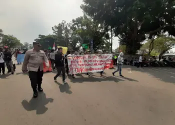 Warga Desa di Lebak Tolak Pembangunan Pembangunan Peternakan