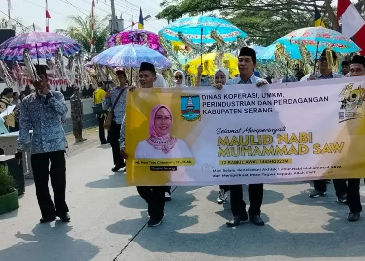 PAWAI MAULID NABI MUHAMMAD SAW - Sebanyak 58 peserta dari Organisasi Perangkat Daerah (OPD) dan Kecamatan, memeriahkan pawai Maulid Nabi Muhamad SAW, di Kecamatan Tanara, Kabupaten Serang, Selasa (3/10/2023). (ISTIMEWA)