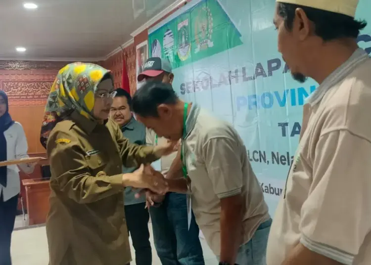 Nelayan di Kabupaten Serang, mengikuti sekolah lapang cuaca yang diadakan oleh BMKG. (ISTIMEWA)