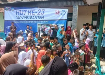 Tim Penggerak Pemberdayaan dan Kesejahteraan Keluarga (TP PKK) Provinsi Banten, mensosialisasikan pentingnya asupan pangan yang beragam, bergizi, seimbang dan aman (B2SA) kepada 90 anak usia PAUD dan para orang tua di Kampung Suarna, Desa Batukuwung, Kecamatan Padarincang, Kabupaten Serang, Minggu (15/10). (ISTIMEWA)