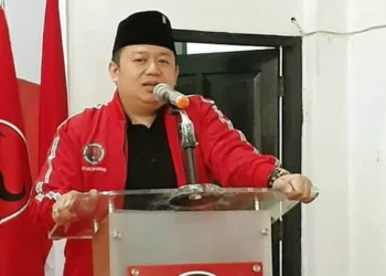 Ketua DPC PDIP Kabupaten Tangerang Irvansyah Asmat saat berpidato. (DOK/SATELITNEWS.COM)