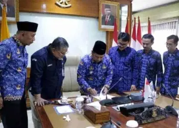 Pemkot Tangerang Serahkan Hibah Pilkada Kota Tangerang 2024