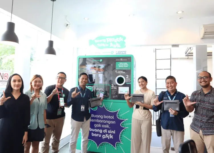 Lawson Station-Grab Kolaborasi Hadirkan Mesin Penukaran Botol