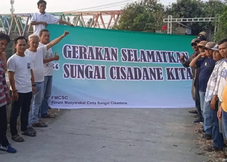 Anak Sungai Cisadane Menghitam, Diduga Tercemar Limbah