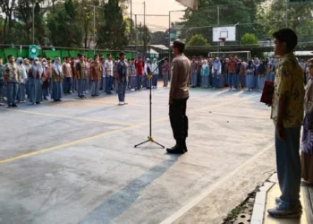 Aparat Polsek Pondok Aren Datangi 10 Sekolah