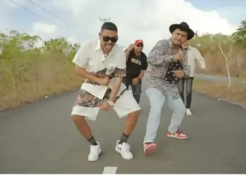 Lirik Lagu You Understand-Toton Caribo Feat Wizz Baker dan Teddy Salendah