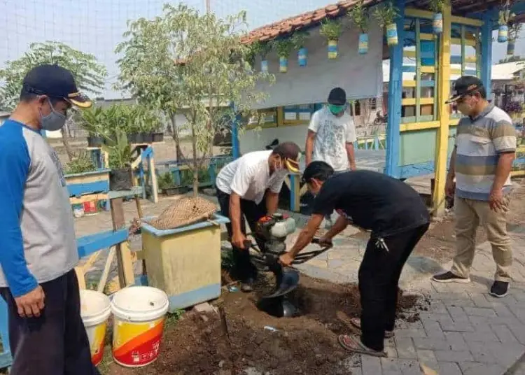 Cegah Banjir, Masyarakat Kota Tangerang Diajak Buat Lubang Biopori