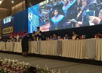 UMT Wisuda Ribuan Lulusan, Rektor: Jadikan UMT Tempat Kembali